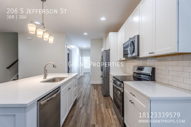 Building Photo - 206 S Jefferson St