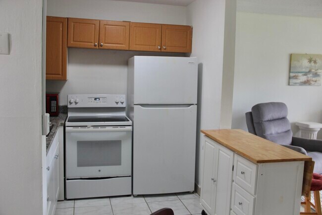 Building Photo - 175 Canterbury H