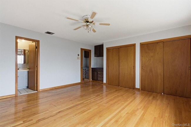 Building Photo - 27 Allapartus Cir