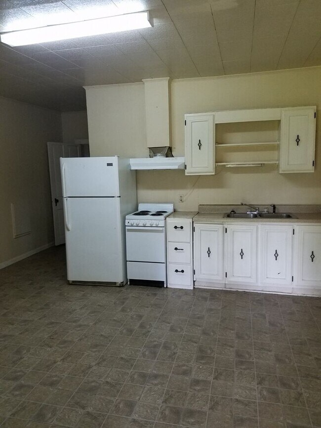Building Photo - 4121 Hwy 1 - Unit C