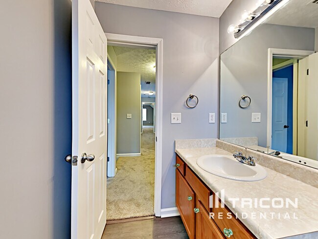 Building Photo - 9765 Moss Pointe Path