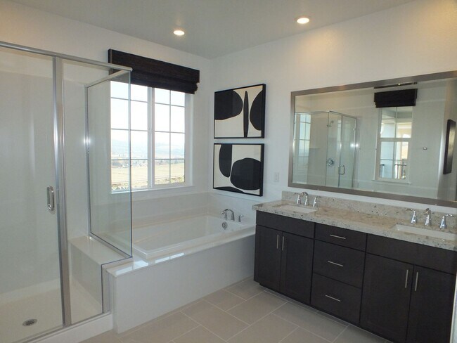 Building Photo - Folsom Russell Ranch 4/3 new home