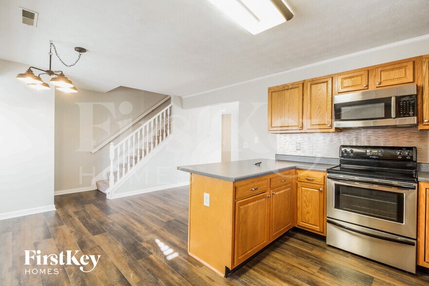 Building Photo - 6013 Marsh Cir