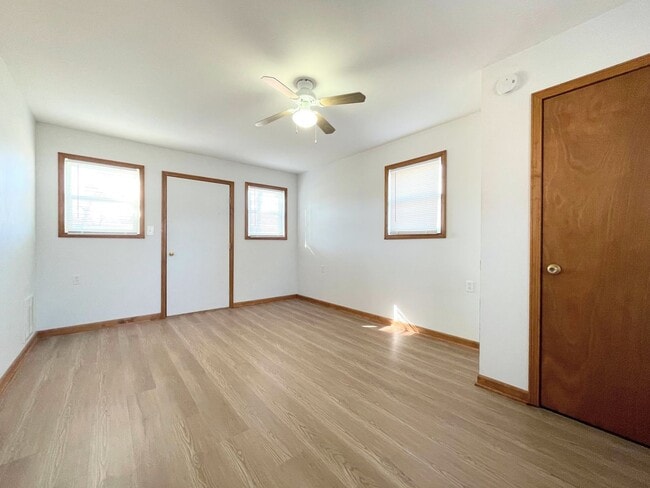 Building Photo - Two Bedroom Home with Detached Garage