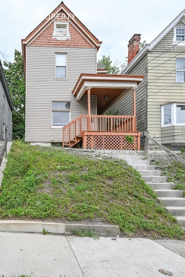 Primary Photo - 2344 Victor St