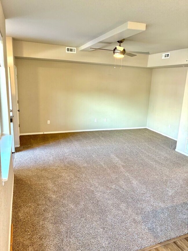 Building Photo - ***2 WEEKS FREE***West Greeley Spacious Townhome With New Carpet!