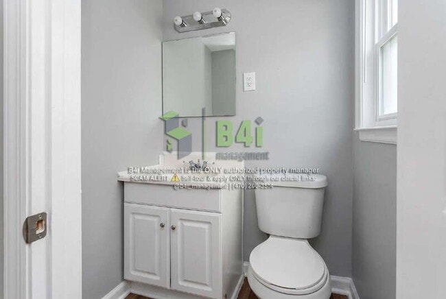 Building Photo - 6106 Venetian Way SW