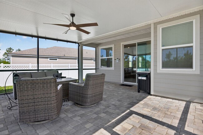 Building Photo - Resort-Style Living!