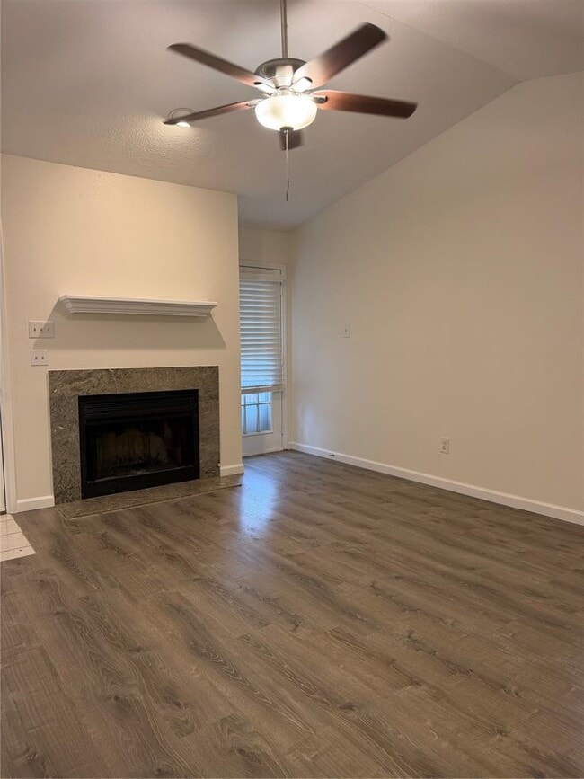 Building Photo - 615 Luther Dr