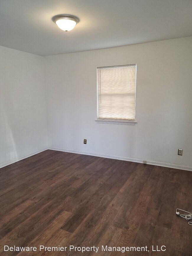 Building Photo - 3 br, 1 bath House - 1209 N Claymont St