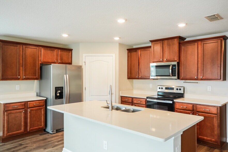 Building Photo - 3514 Songbird Lakes Dr