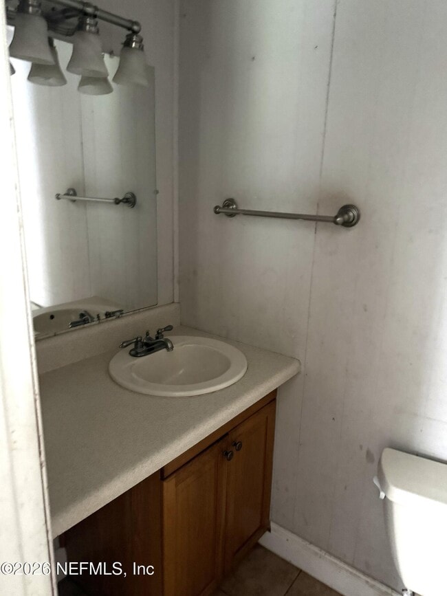 Building Photo - 1043 Seba St