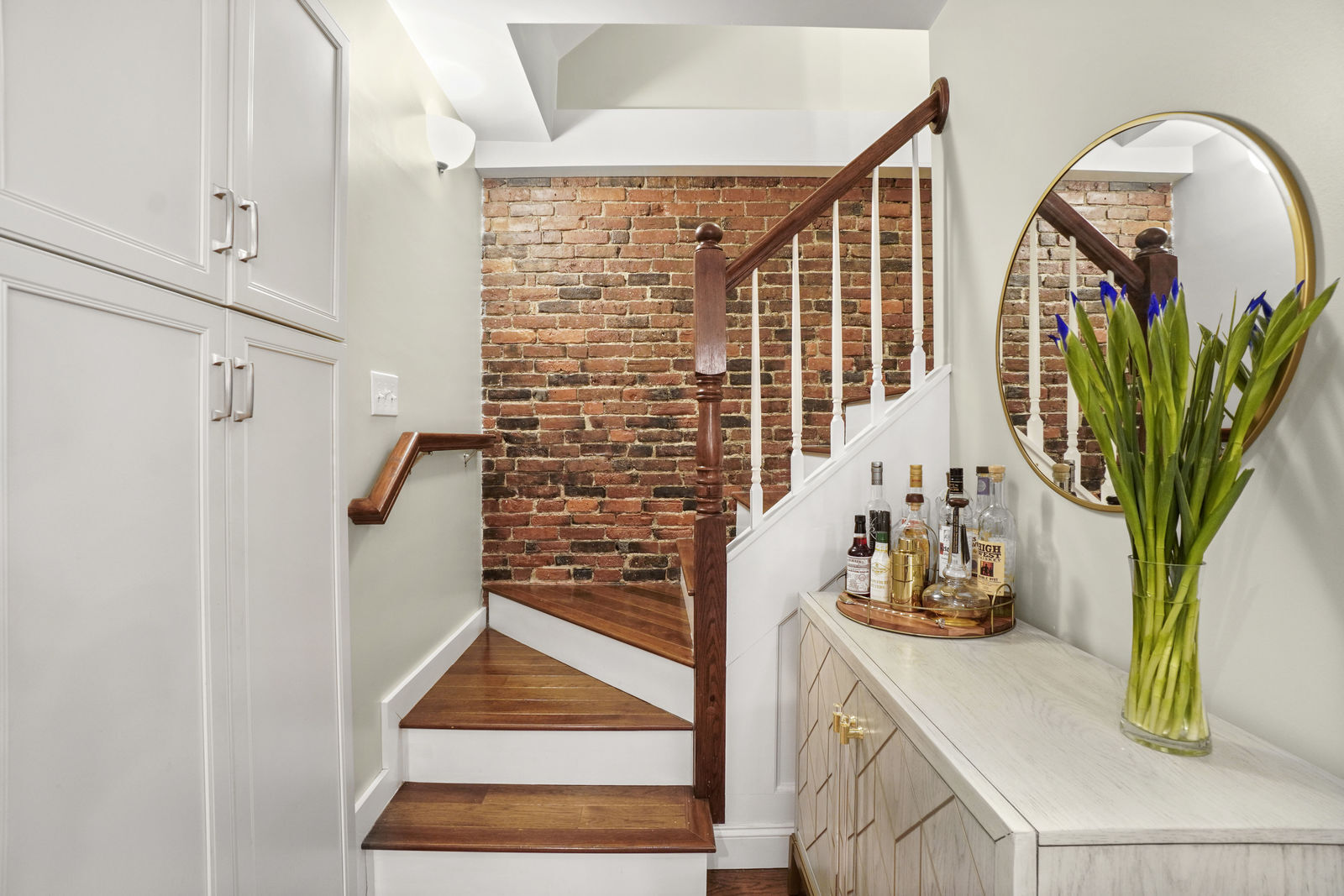 Building Photo - 16 Follen St