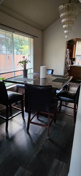 Building Photo - 2806 NE 145th Ave