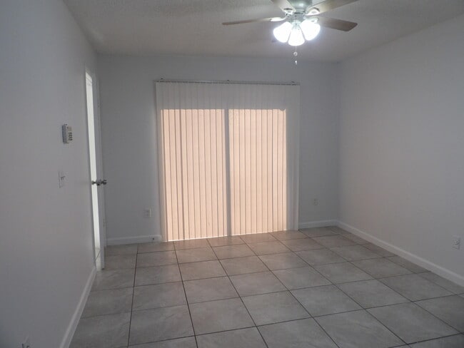 Building Photo - 4132 Palm Bay Cir