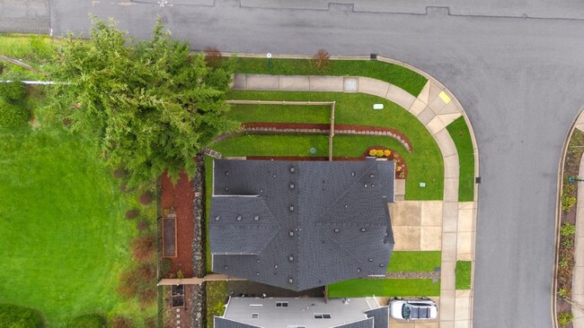 Building Photo - 4Bd/3.5Ba Covington House