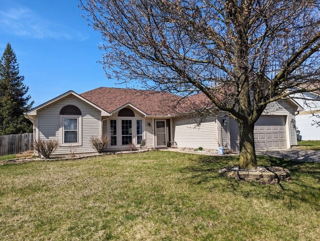 Building Photo - AVAILABLE SOON - 3 Bedroom / 2 Full Bath Home in Englewood!