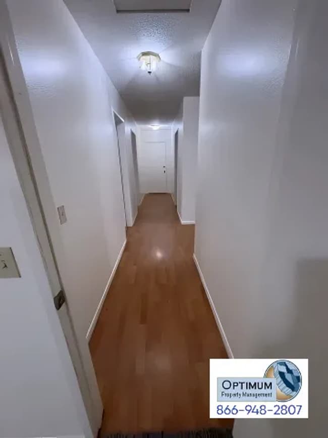 Building Photo - Spacious 4 Bedroom, 2 Bathroom Home in Central Victorville