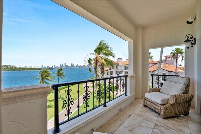 Building Photo - 2244 Fisher Island Dr