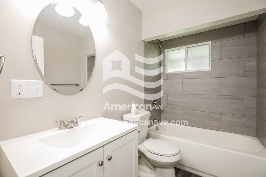 Building Photo - 4522 Riverside Dr