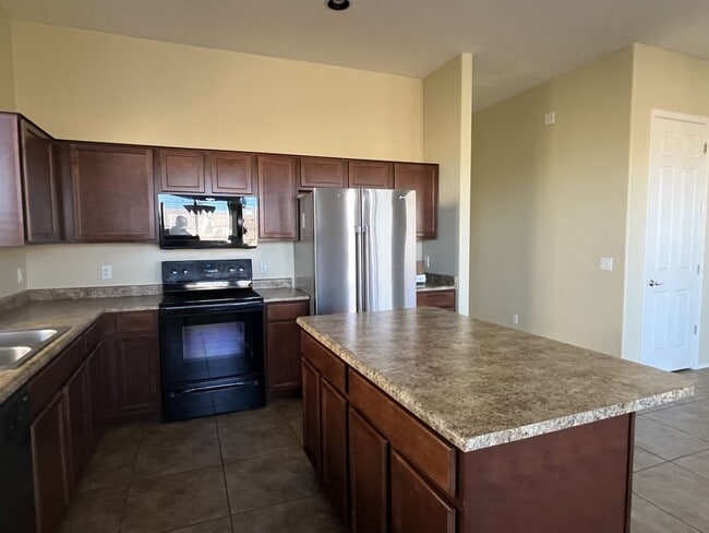 Building Photo - Great Three Bedroom with Solar ~ Granville