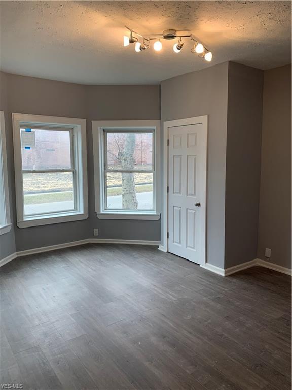 Building Photo - 1970 E 71st St