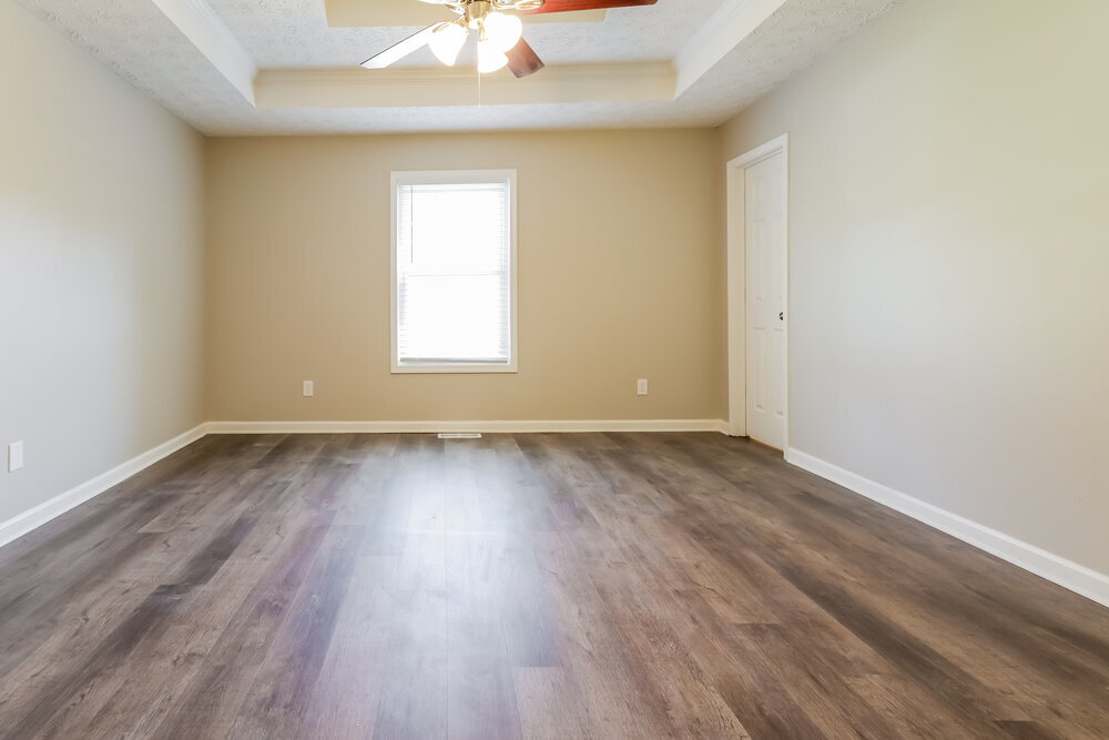 Building Photo - 350 Paris Dr