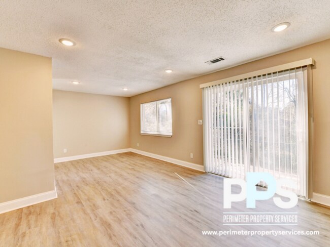 Primary Photo - 390 W Lake Ave