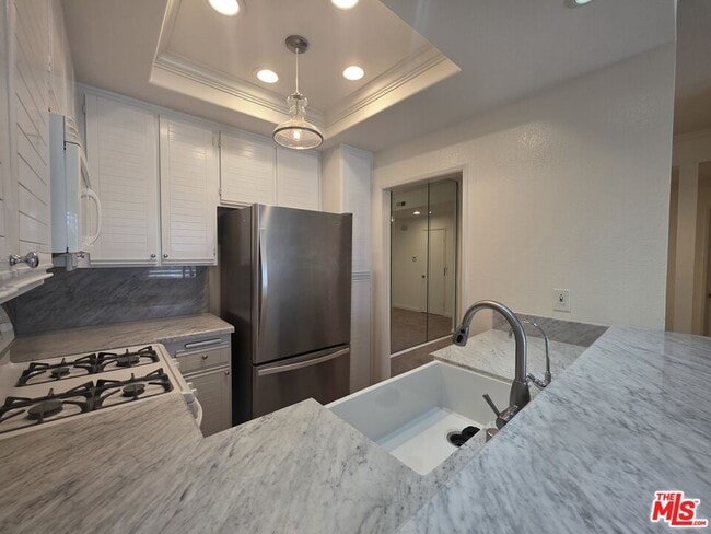 Building Photo - 8505 Gulana Ave