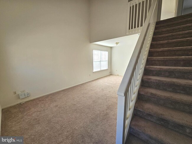 Building Photo - 38 Heatherfield Way