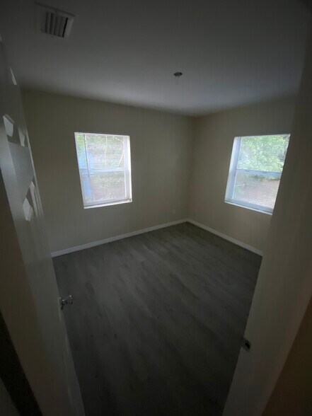 Building Photo - 7803 Lueders Ave