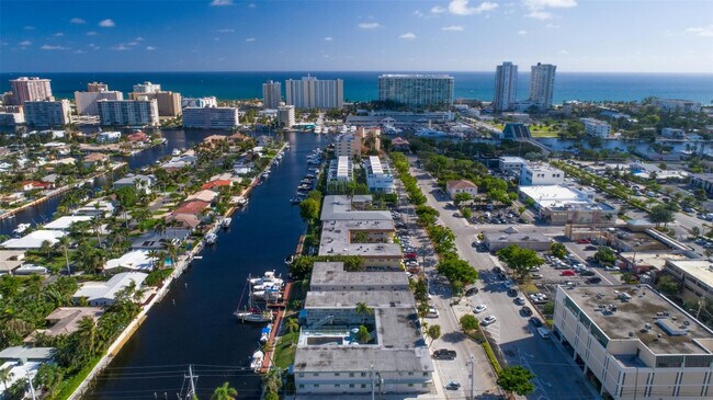 Building Photo - 2621 NE 1st St