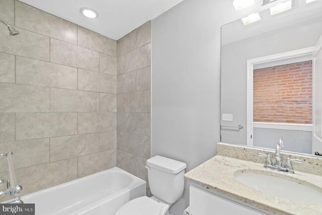 Building Photo - 1614 Clarkson St