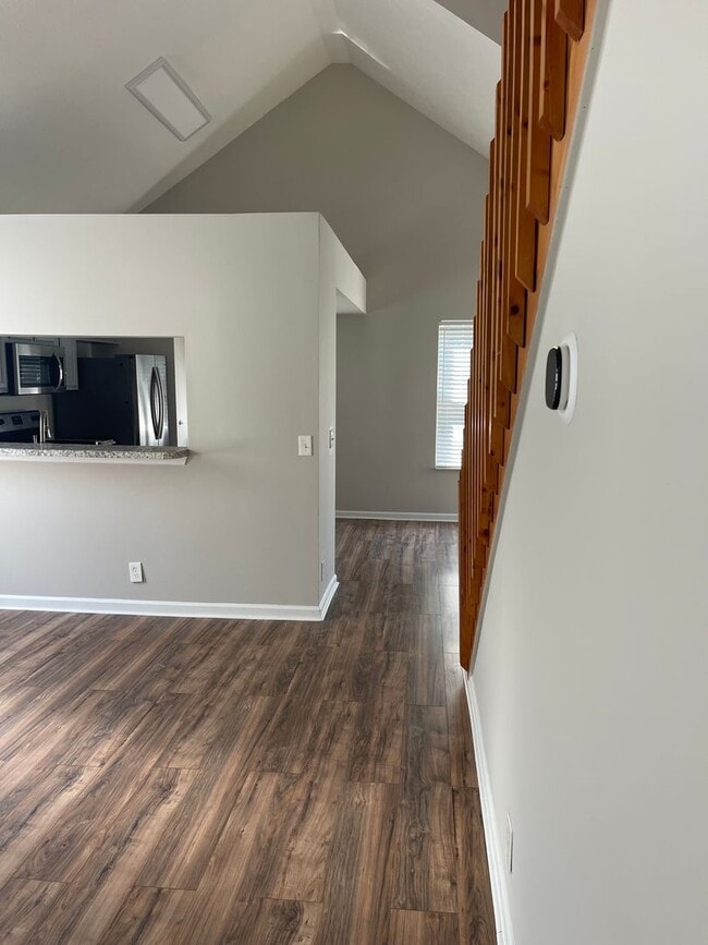 Building Photo - 3 Bed 2 Bath Home North Nashville