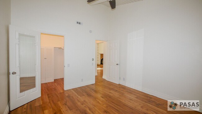 Building Photo - Point Loma Condo - Single-Story End Unit with Sunroom & 2 Covered Parking Spots