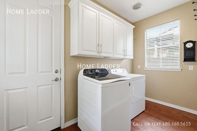 Building Photo - 9274 E Desert Park Dr
