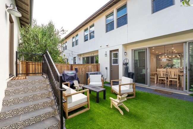 Building Photo - 10553 San Jose St