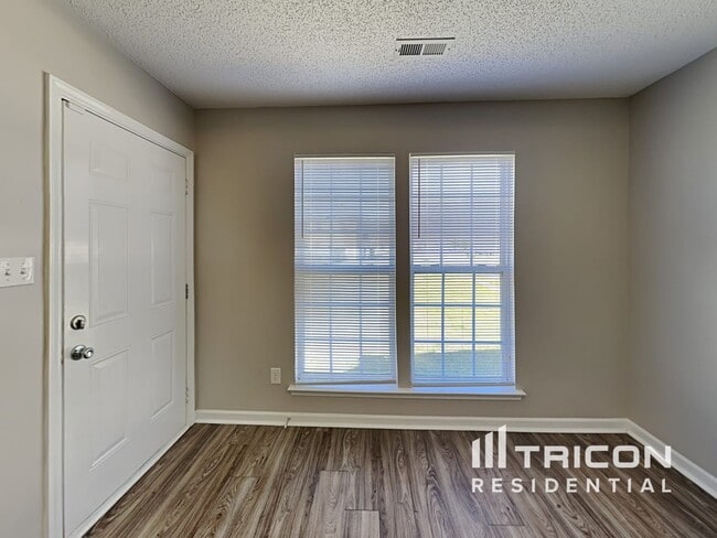 Building Photo - 6955 Kentucky Derby Dr