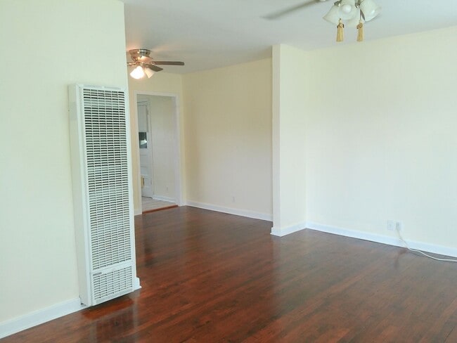 Building Photo - 4229 Jr Terrace