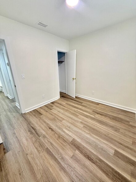 Building Photo - 4833 College St