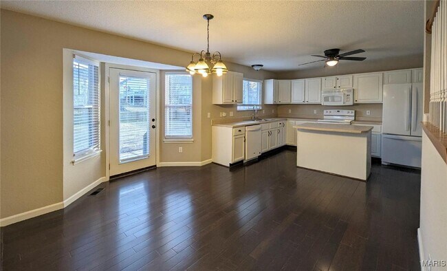 Building Photo - 1226 Grand Canyon Dr