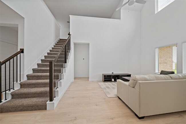 Building Photo - 3815 Pierce Pl Ln