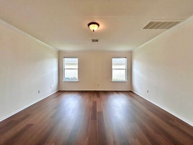 Building Photo - 102 Adamae Ln