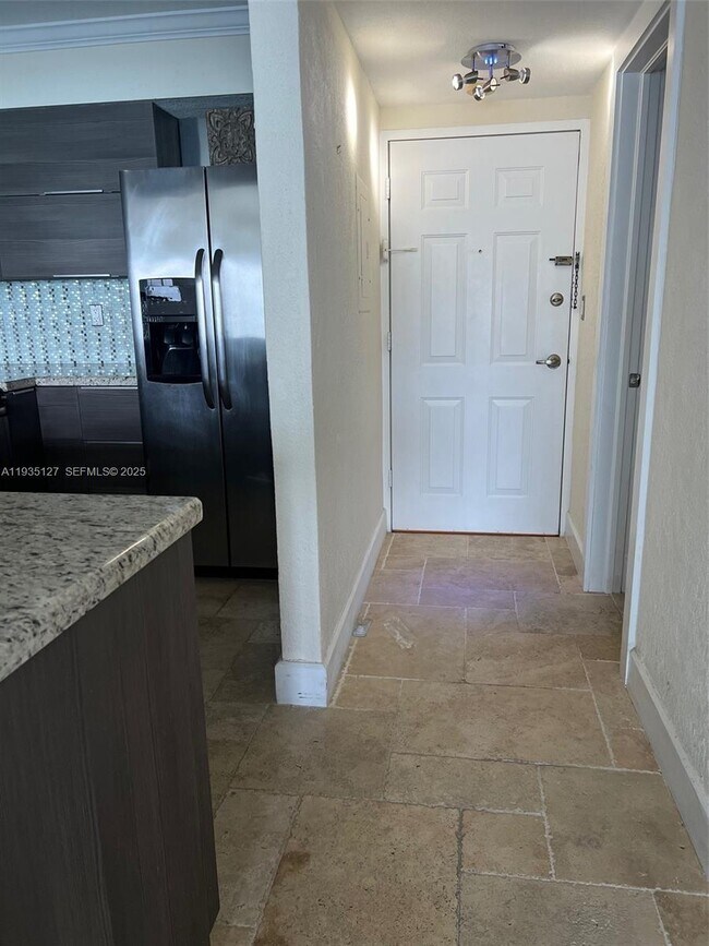 Building Photo - 2501 S Ocean Dr