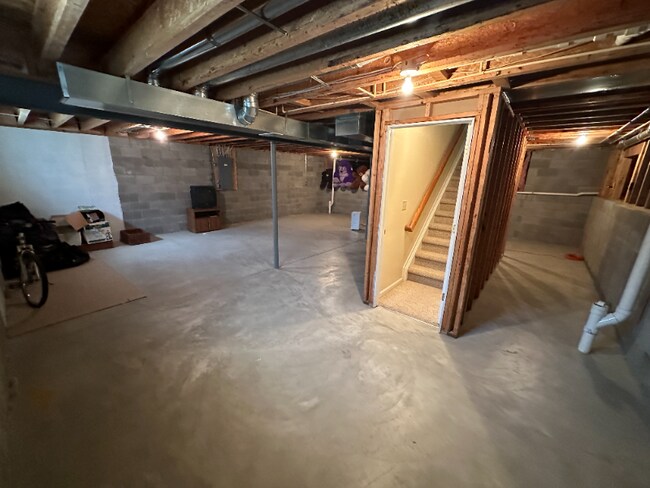 Building Photo - 5511 Benpatrick Ct