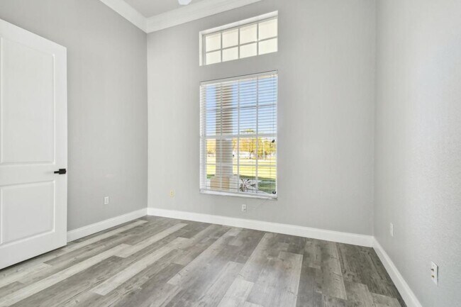 Building Photo - 6644 Country Club Rd