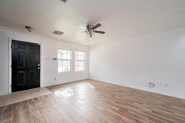 Building Photo - 508 Birch Cluster Ct