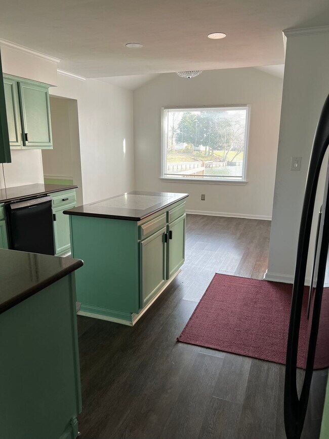 Building Photo - 1529 Plantation Lakes Cir