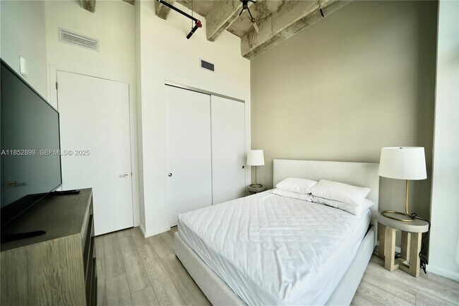 Building Photo - 7920 NE 2nd Ave