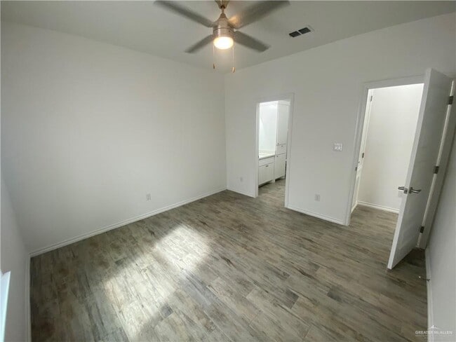 Building Photo - 2913 Maria Dr